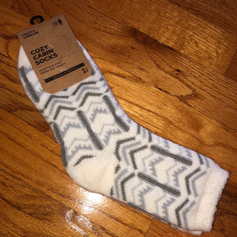 NWT COZY CABIN SOCKS